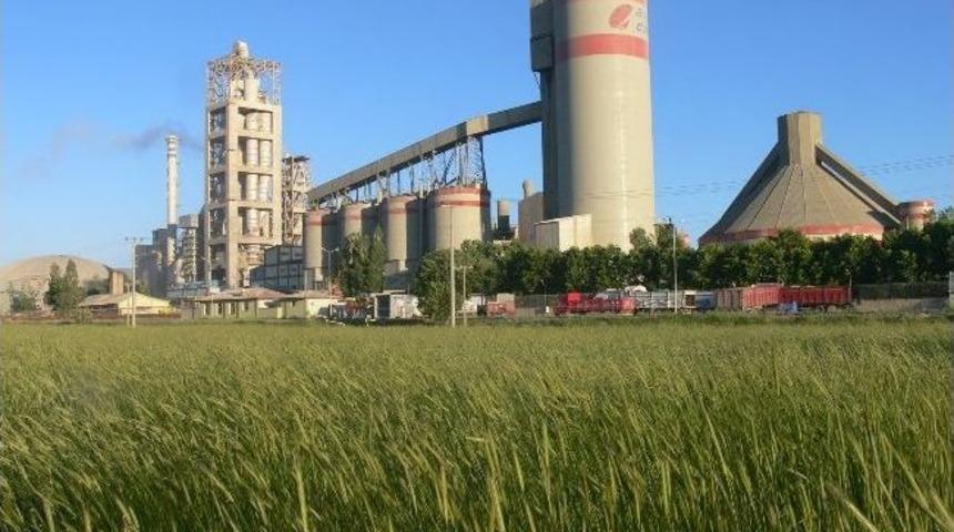 Aşkale &Ccedil;imento Y&ouml;netim Kurulu Başkanı Y&uuml;celik, &ldquo;anadolu&rsquo;nun En Etkili İş İnsanları&rdquo;listesinde 32. Sırada Yer Aldı