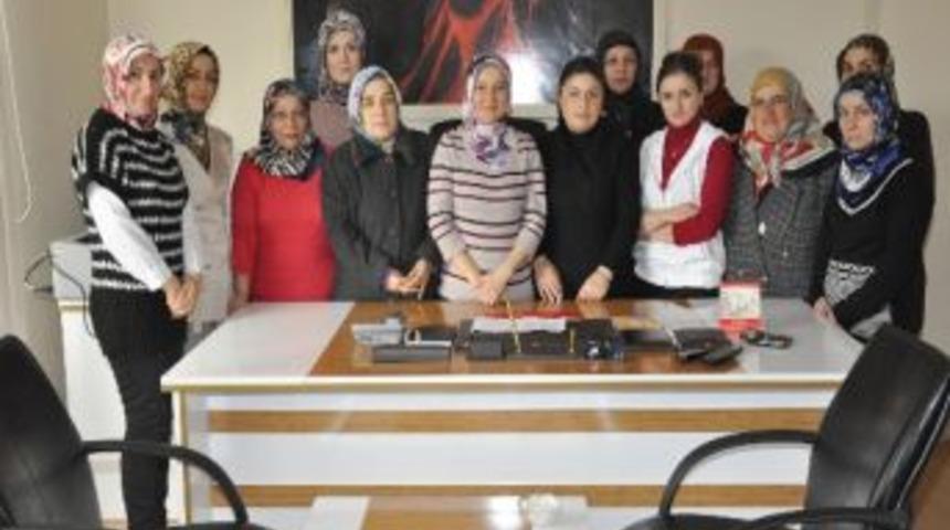 Taşk&ouml;pr&uuml; Kadın Kolları 2013 Yılı Olağan Toplantısını Yaptı.
