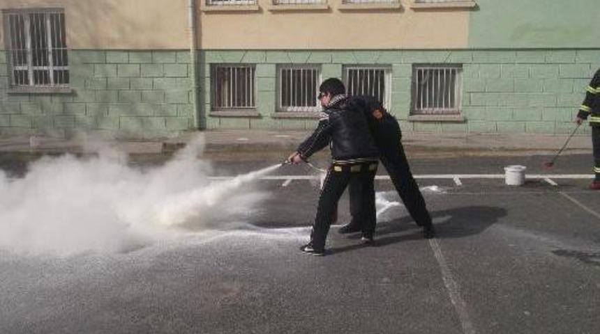 İtfaiyeden Bilin&ccedil;lendirme Eğitimi