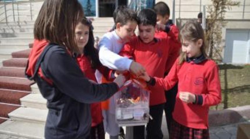 Yozgatlı &Ouml;ğrenciler Suriyeli M&uuml;ltecilere Har&ccedil;lıklarını Yolladı