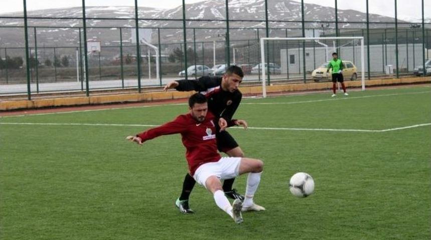 Lider Birlikspor Deplasmandan 3 Puanla D&ouml;nd&uuml;