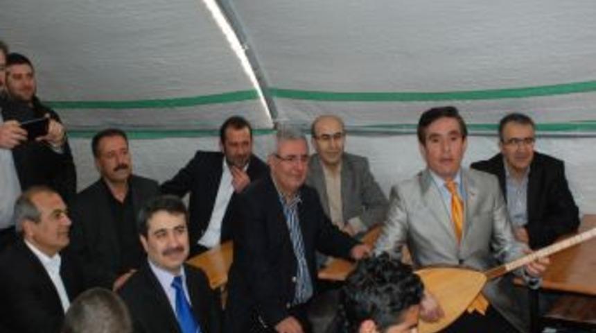 Vali Demirtaş: Suriyeli Kardeşlerimize G&ouml;nl&uuml;m&uuml;z&uuml; A&ccedil;tık