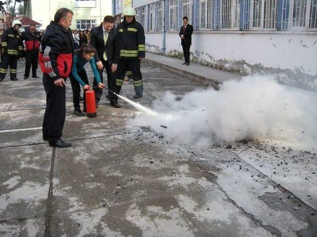 Lisede Yangın Tatbikatı