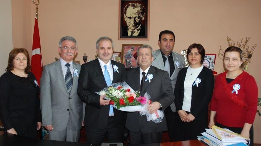 Kozan Vergi Dairesi M&uuml;d&uuml;r Vekili, Başkan &Ouml;zgan'ı Ziyaret Etti