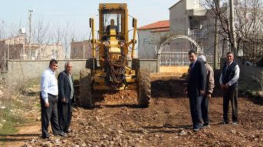 İmamlı K&ouml;y&uuml;n&uuml;n Yollarına Bakım &Ccedil;alışması Yapıldı