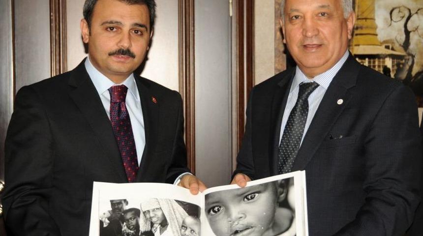 Kızılay Genel Başkanı Ahmet L&uuml;tfi Akar, &Ccedil;orum Belediyesi'ni Ziyaret Etti