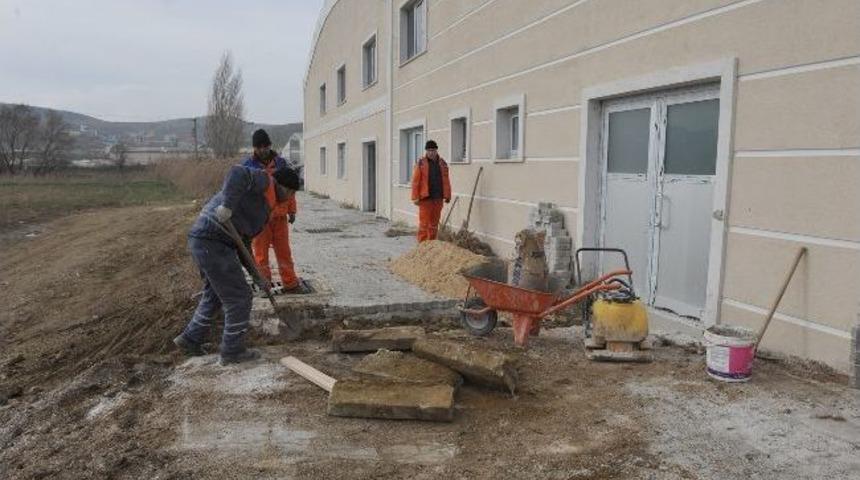 Kapalı Pazara Engelliler İ&ccedil;in Park Yeri