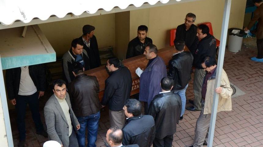 Adak &Ccedil;adırında &Ouml;l&uuml; Bulunan Gen&ccedil;lerin Cenazeleri Yakınlarına Teslim Edildi