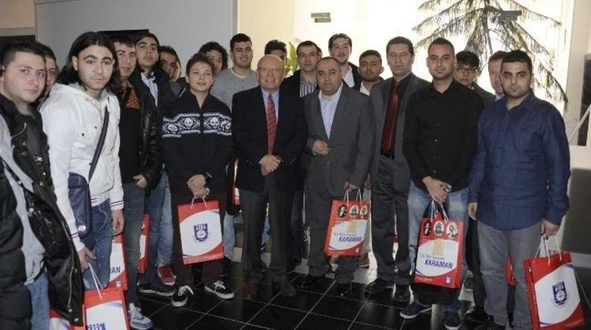 Gurbet&ccedil;ilerden Başkan Uğurlu&rsquo;ya Ziyaret