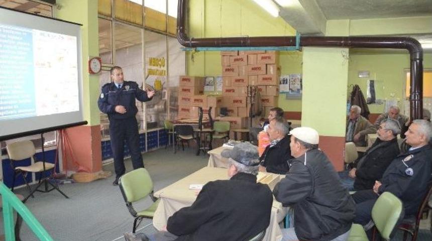 Bucak'ta Polisten Bilgilendirme Toplantısı