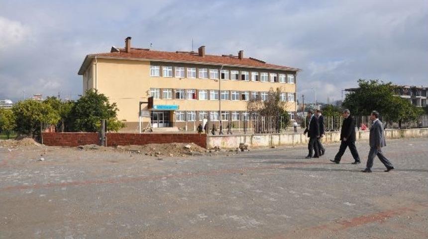 Nazilli Belediyesi'nin Okullara Desteği S&uuml;r&uuml;yor