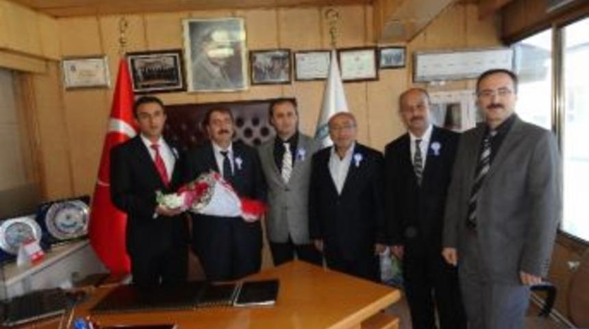 Vergi Dairesi M&uuml;d&uuml;r&uuml; Sarı, Btso&rsquo;nı Ziyaret Etti