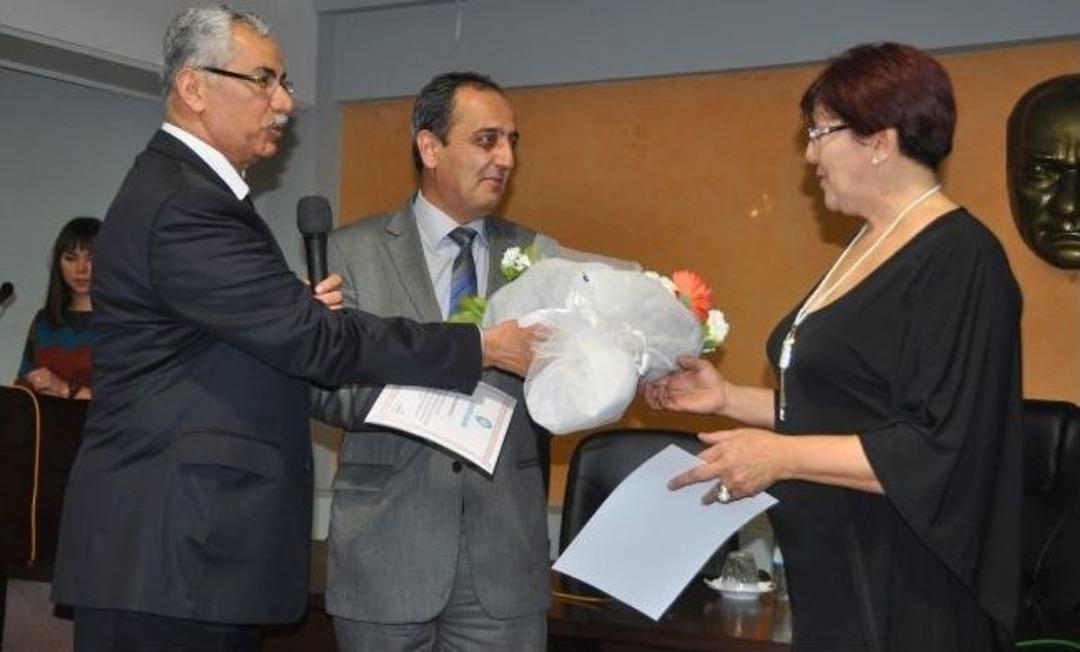 Manisa'da Aile İ&ccedil;i İletişim Seminerine Yoğun İlgi