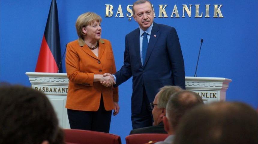 'T&uuml;rkiye'de Yargı Y&uuml;r&uuml;tmenin Emrinde Değil, Vereceği Karara Uymak Durumundayız'