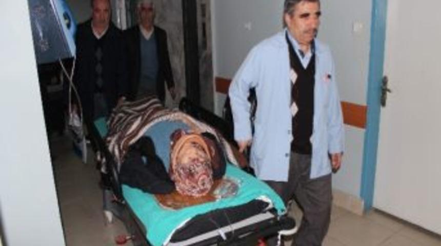 Beyşehir'de Kamyonet Yayaya &Ccedil;arptı