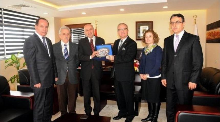 Vergi Dairesi M&uuml;d&uuml;r&uuml;nden Başkan Pekel'e Ziyaret