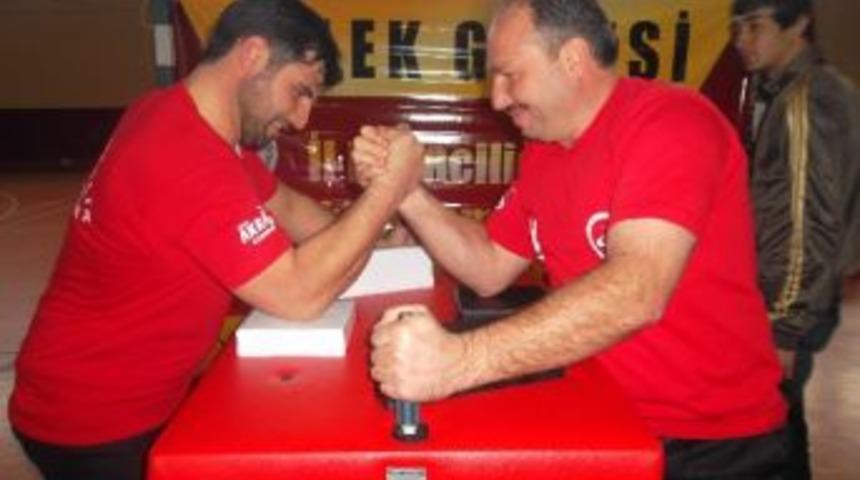 Karaman&rsquo;da Bilek G&uuml;reşi İl Birinciliği Yarışması