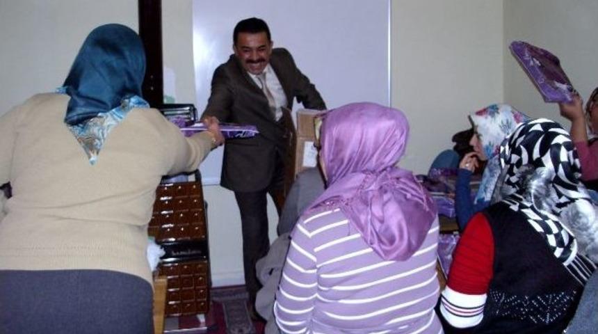 &Ccedil;i&ccedil;ekdağı Belideye Başkan Deniz&rsquo;den, Kuran Kursuna Ziyaret