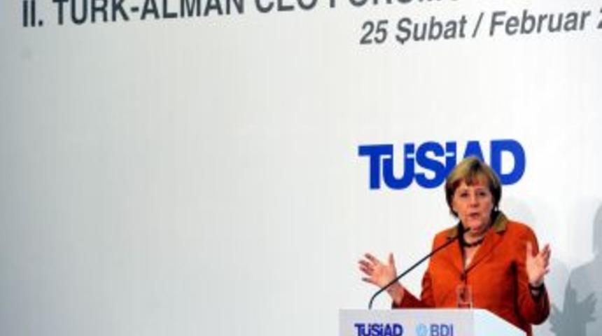 Merkel: T&uuml;rkiye&rsquo;nin Ekonomik B&uuml;y&uuml;mesi AB&rsquo;deki Pek &Ccedil;ok &Uuml;lke I&ccedil;in Iyi Bir &Ouml;rnek