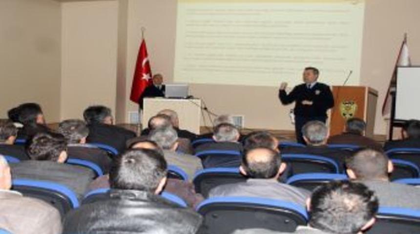 Şof&ouml;rlere Trafik Semineri