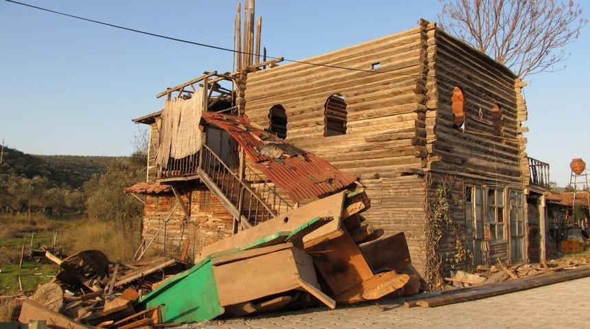 85 Yıllık Ahşap Cami S&ouml;k&uuml;lerek Tekrar İskilip'e G&ouml;t&uuml;r&uuml;l&uuml;yor