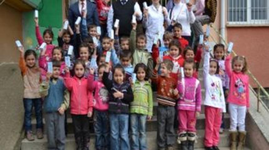 Kabad&uuml;z&rsquo;de Okul S&uuml;t&uuml; Dağıtımı Başlandı