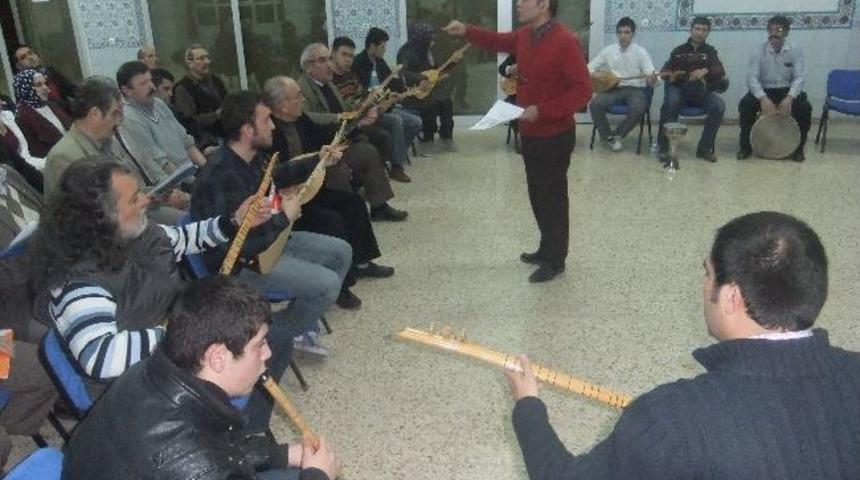 Kütahya'da Uygulamalı Türk Halk Müziği Kursu