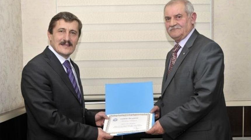 Erzincan &Uuml;niversite Vakfı Yeni Y&ouml;netimini Se&ccedil;ti