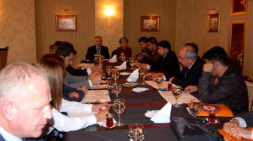 Ama&ccedil; &ouml;ğrencileri teşvik etmek