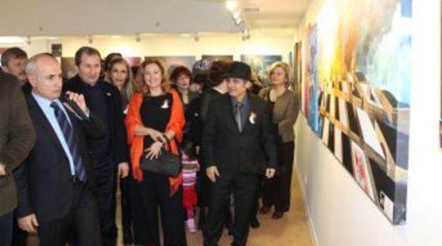 Sanat, başlı başına bir değerler silsilesidir