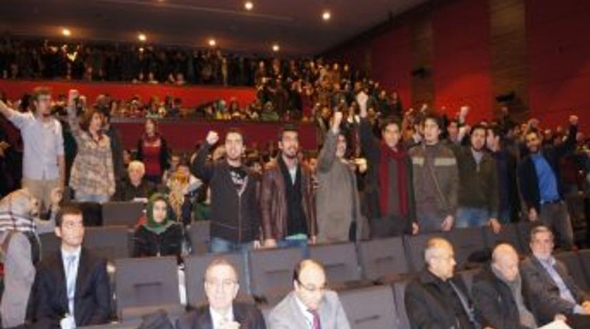 İstanbul &Uuml;niversitesi&rsquo;nde Olaylı Konferans