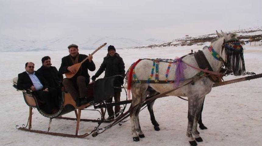 Sazlı S&ouml;zl&uuml; Atlı Kızak Keyfi