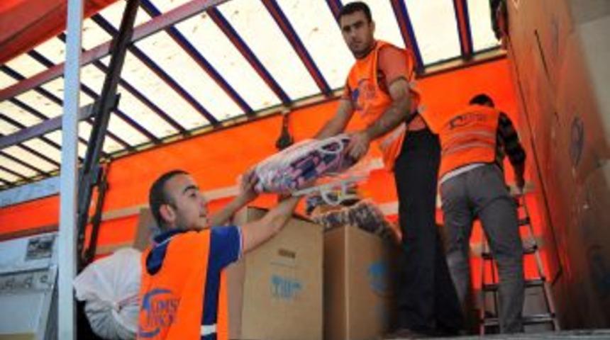 Suriyeli M&uuml;lteciler I&ccedil;in 135. Yardım TIR'ı Antalya&rsquo;dan Yola &Ccedil;ıktı