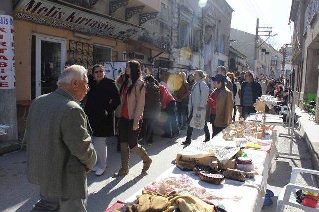 Urla Sanat Sokağı Renkli Günler Yaşatıyor