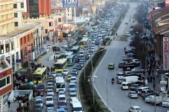 Trafiğe Kayıtlı Araçların Yarısı 20 Yaşın Üstünde