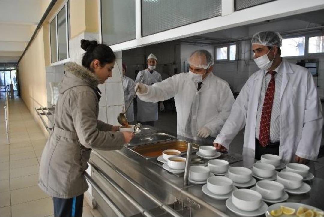 En Gen&ccedil; Rekt&ouml;rden &Uuml;cretsiz &Ccedil;orba