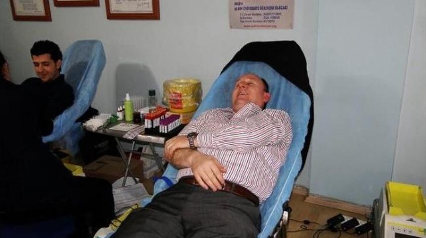 Salihli&rsquo;de Ak Parti Ve Kızılay&rsquo;dan Kan Bağış Kampanyası