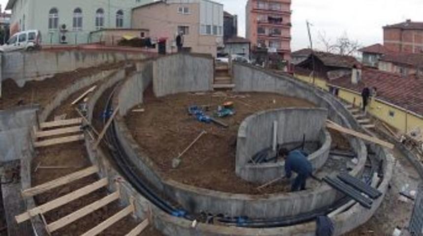 Başiskele'de S&uuml;s Havuzu Şekilleniyor
