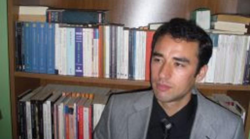 Gerc&uuml;ş'te Eğitim Bir Sen &Ouml;l&uuml;m&uuml;n&uuml;n Ikinci Yılında Erbakan&rsquo;ı Andı