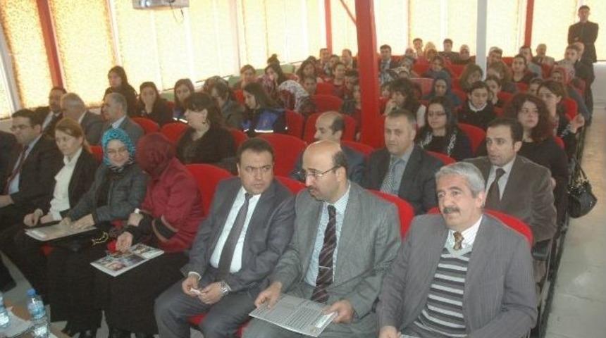 Hakkari&rsquo;de &ldquo;kadın Olmak&rdquo; &Ccedil;alıştayı