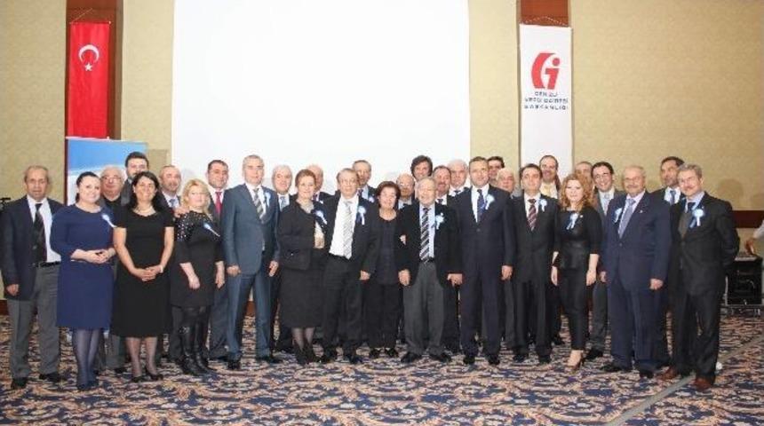 Gelir Vergisi Rekortmenlerine Plaket