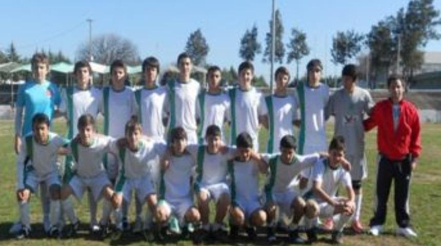 Urla Gen&ccedil;likspor U16 Takımı, Grup Liderliğini Bırakmıyor