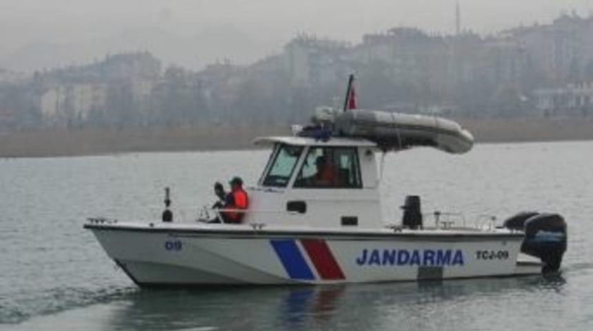 Jandarma, Beyşehir G&ouml;l&uuml;&rsquo;nde Usuls&uuml;z Avlanmaya Ge&ccedil;it Vermiyor