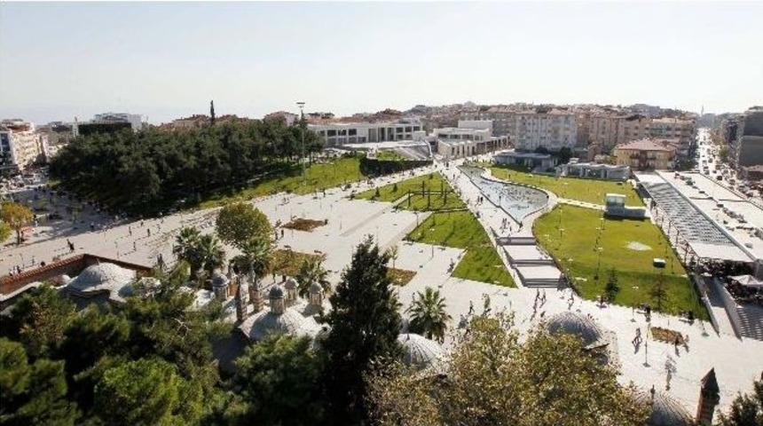 Karaosmanoğlu Gebze Kent Meydanı'nı İnceledi