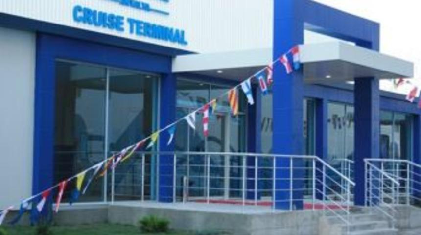 Antalya Limanı'na 100&rsquo;&uuml;n &Uuml;zerinde Yolcu Gemisi Demirleyecek