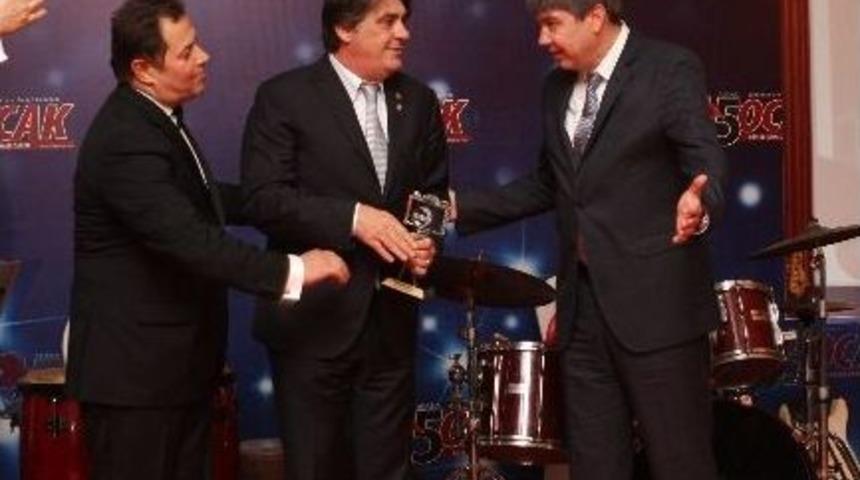 5 Ocak Gazetesi'nden 14. Yıl Balosu