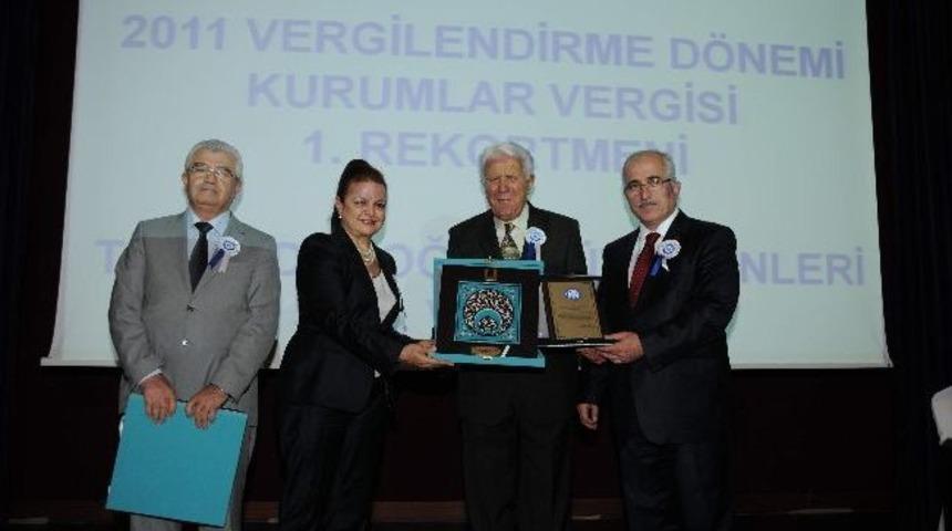 &Ccedil;anakkale&rsquo;nin Vergi Rekortmenleri &Ouml;d&uuml;llerini Aldı