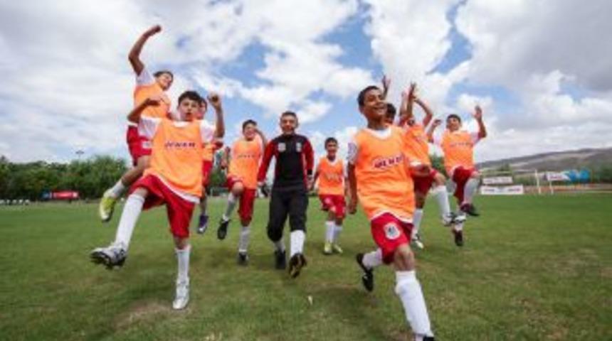 &Ccedil;ocuk Futbolunda TFF-&Uuml;lker Işbirliği Mart 2013'te De Devam Edecek