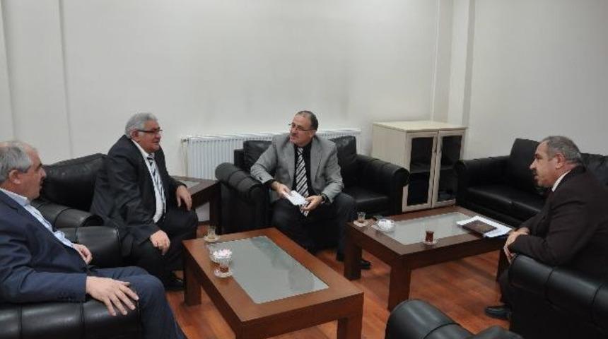 Yakutiye Kaymakamı Ahmet Katırcı&rsquo;dan Erzurum Ticaret Borsası Başkanı Hakkı Hıslıoğlu&rsquo;na Ziyaret&hellip;