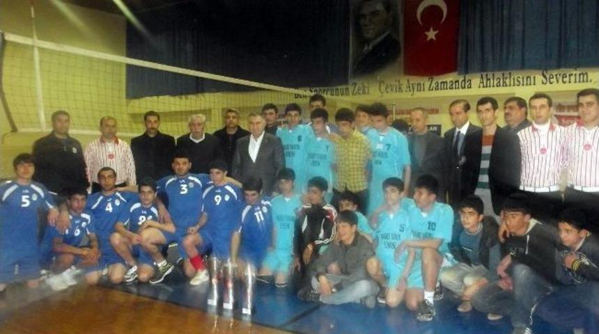 Genç Erkekler Voleybol Şampiyonası Tamamlandı